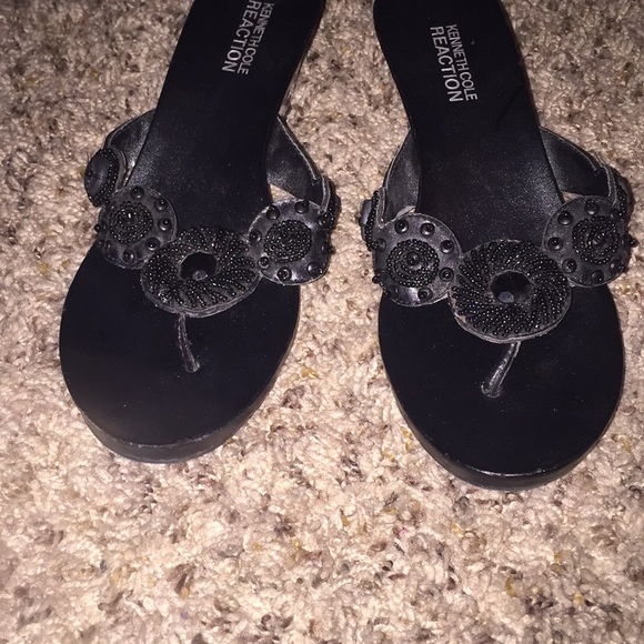 Black Kenneth Cole Reaction Beaded Wedge Sandals Size 6 - Picture 2 of 6